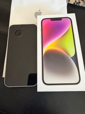 Apple iPhone 14 factory settings,unlocked no scratches great condition